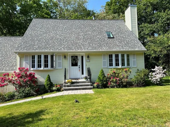 77 Putting Green Lane, Prospect, CT 06712