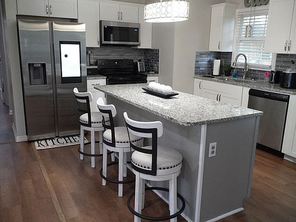 5th image of 152 Blair Pl