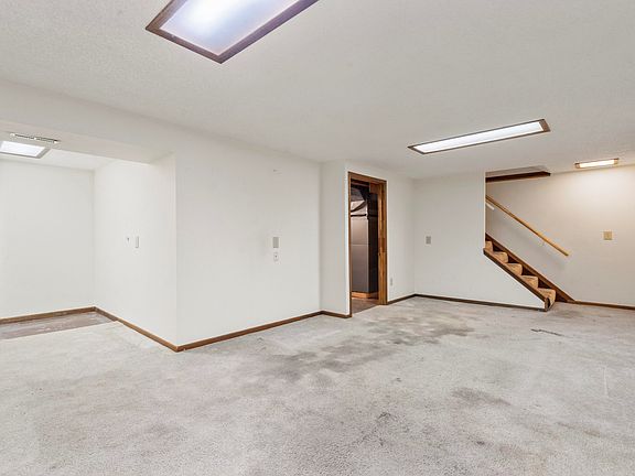 3rd image of 1242 Truman Pl
