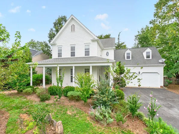 938 Braeburn St, Crozet, VA 22932