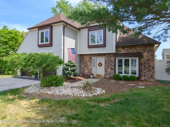 10 Buckingham Court, Hazlet, NJ 07730