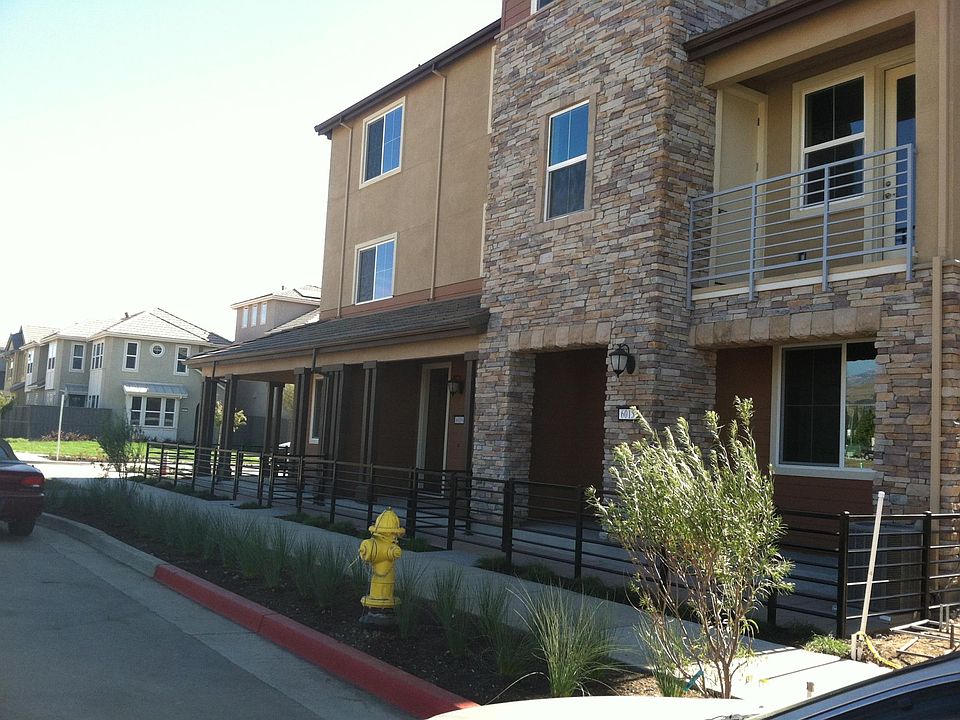 1st image of 6019 Charlotte Dr
