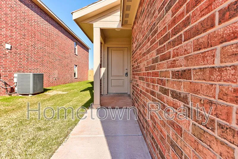 3 bed, 2.5 bath, 1480 sqft, $1,695 — Photo 3