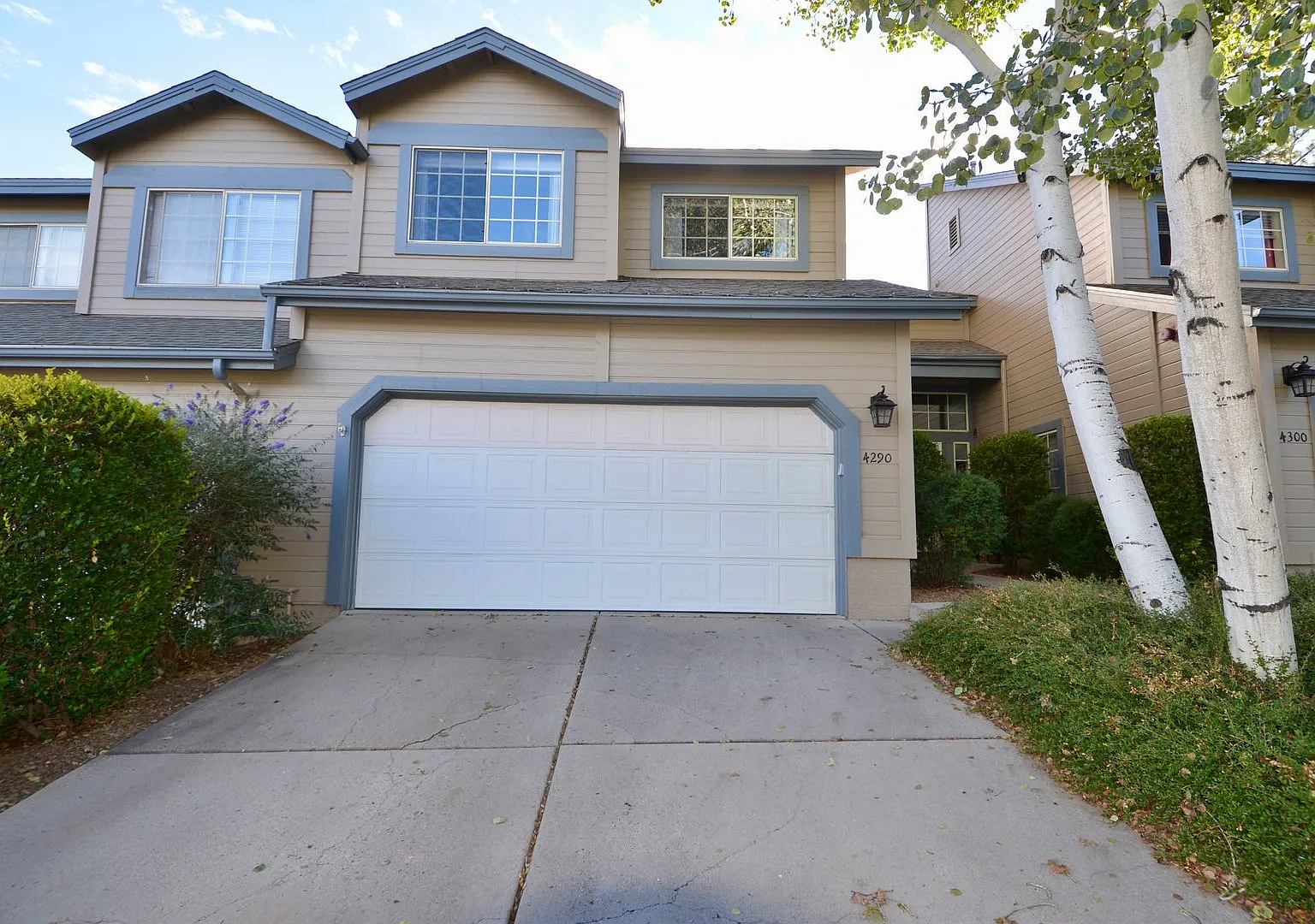Spacious 3BR Townhome Everything Included & Dog Friendly — Photo 1