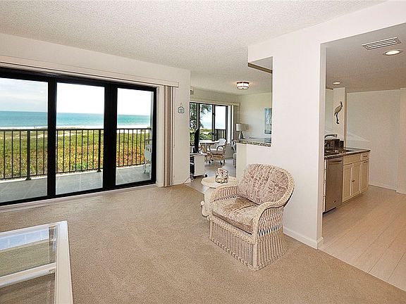 4th image of 1616 Ocean Dr APT 302
