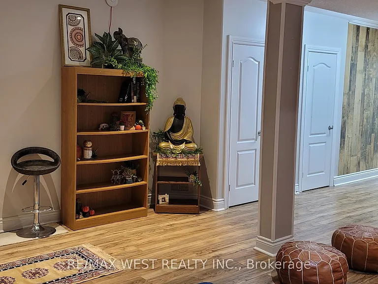 171 Westmeadow Dr #BASEMENT — Photo 1