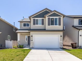 4146 E Sun Crest Dr, Eagle Mountain, UT 84005