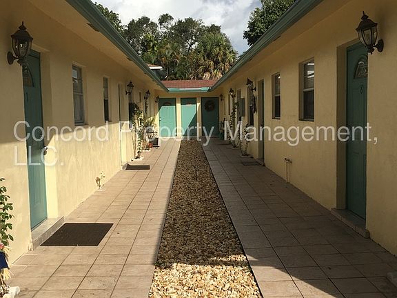 3rd image of 835 Tequesta St APT 4