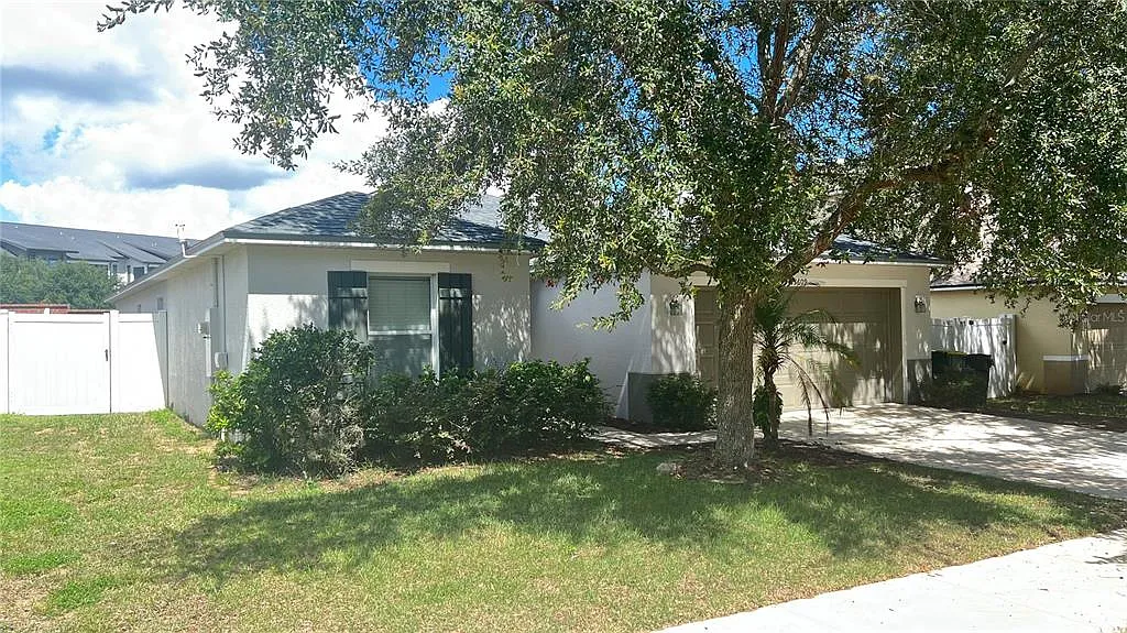 3 bed, 2.0 bath, 1899 sqft, $2,500 — Photo 4