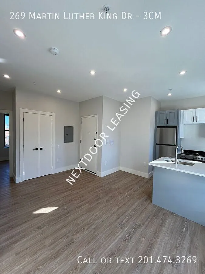 269 Martin Luther King Dr — Photo 2