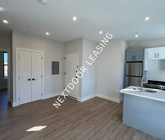 269 Martin Luther King Dr #3CM — Photo 2