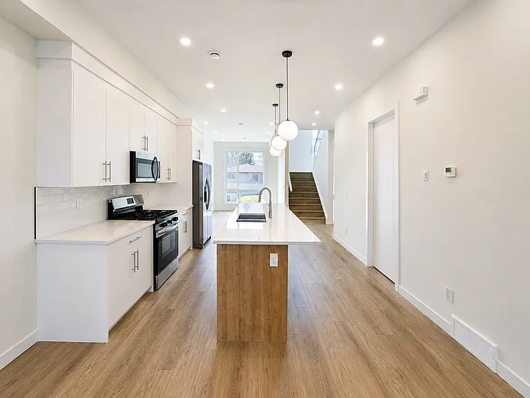 2850 Grant Cres SW #2852 — Photo 8