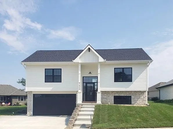 1426 Abercorn Dr, Council Bluffs, IA 51503