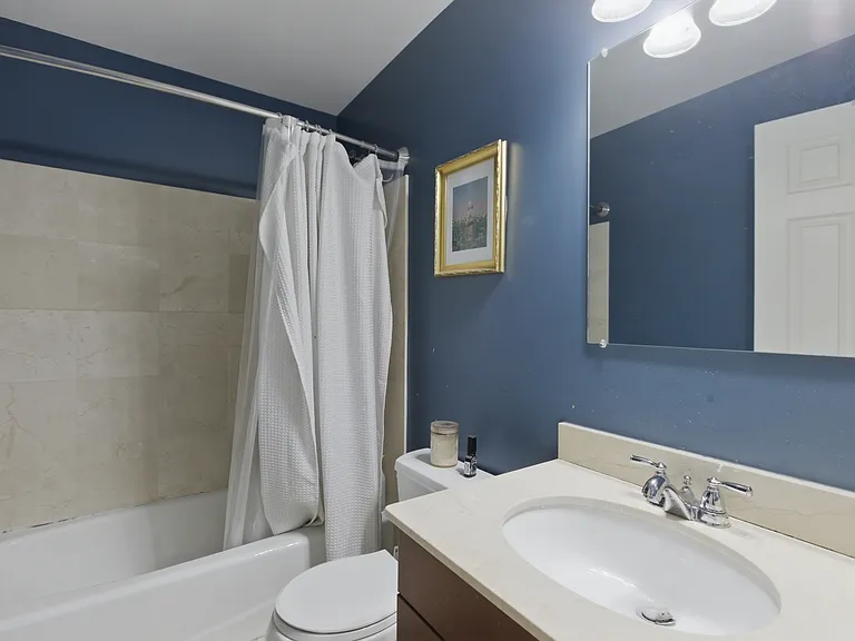 3142 W George St #C2 — Photo 6