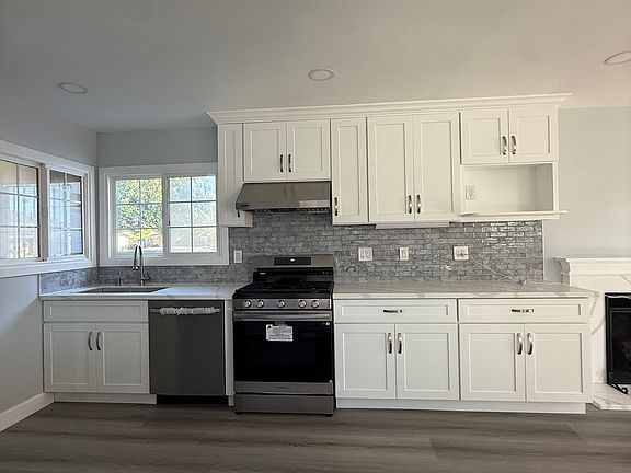 2nd image of 217 S Renoak St