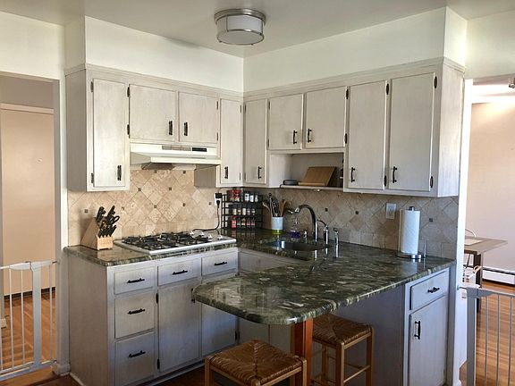 4th image of 17 Marion Pl Floor 1