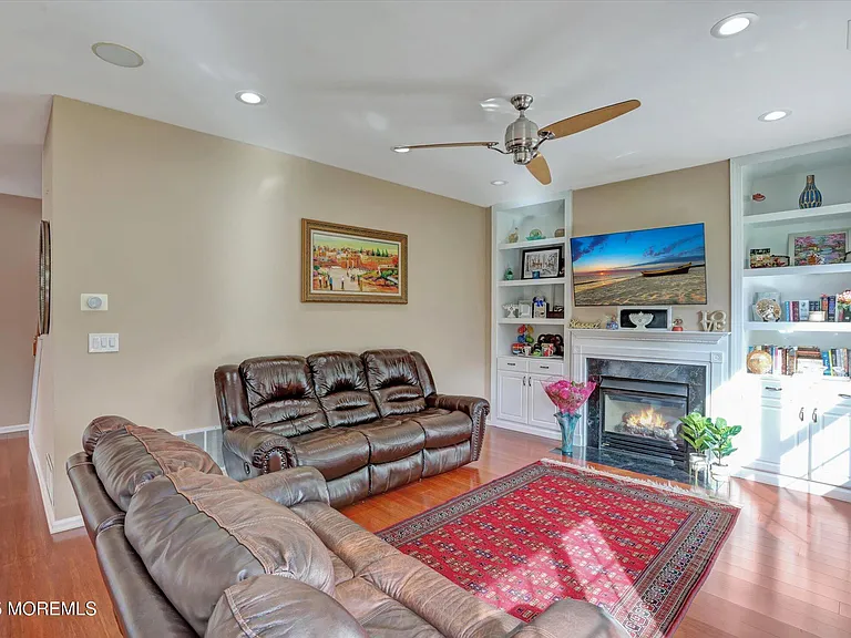 150 Nathan Dr — Photo 15