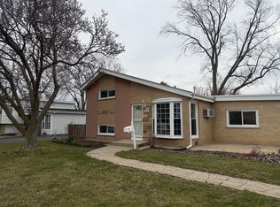 327 Morse Dr, Northlake, IL 60164