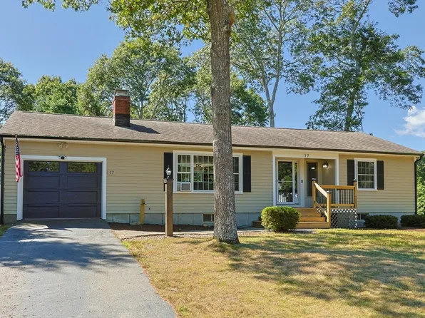 17 Cyrus Dr, Barnstable, MA 02630