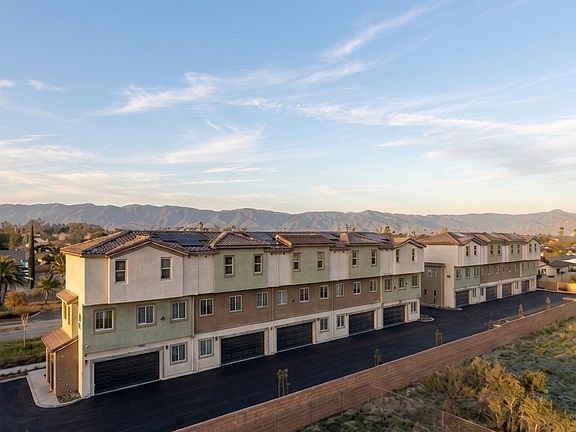 2nd image of 8423 Tamarind Ave #1