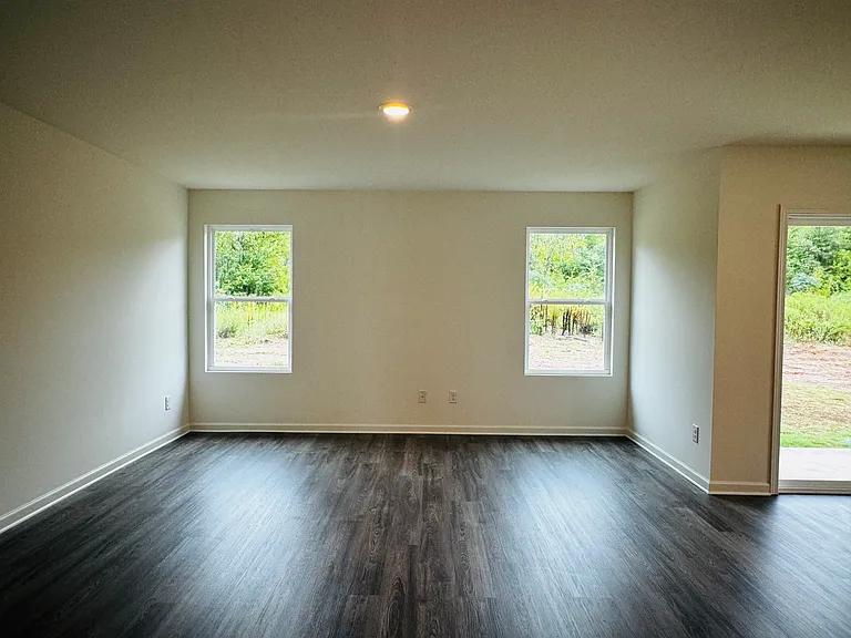 227 Isabella Way — Photo 4