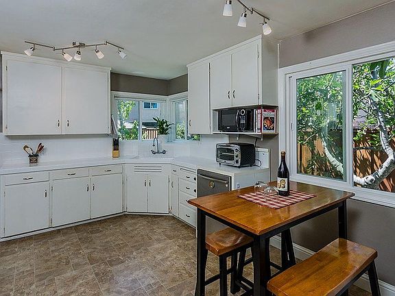 5th image of 130 Santa Clara Ave