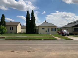 413 2nd St SW, Dickinson, ND 58601