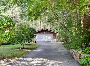 780 Helvetia Cres, Saanich, BC V8Y 1M2