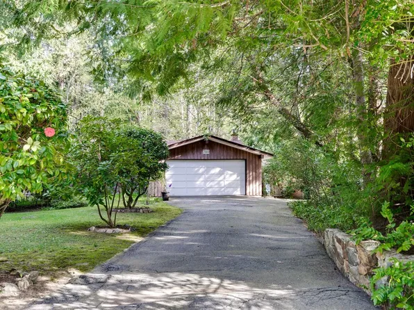 780 Helvetia Cres, Saanich, BC V8Y 1M2