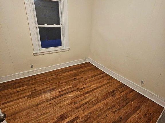 3rd image of 8 Muller Ave #1