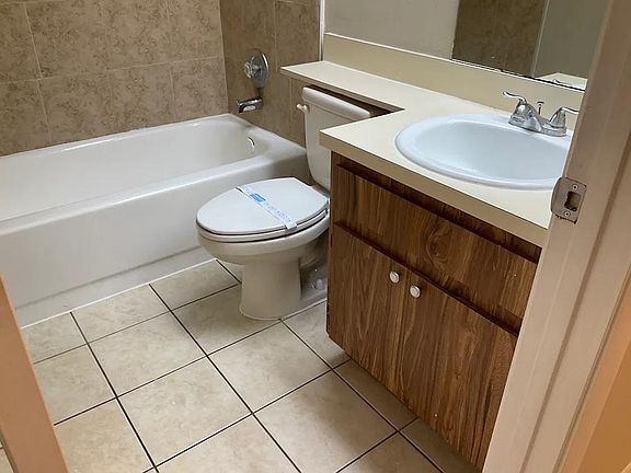 5th image of 1013 Wheeler Pl #1012