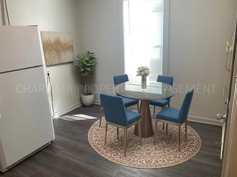 817 W 11th St #1 — Photo 10