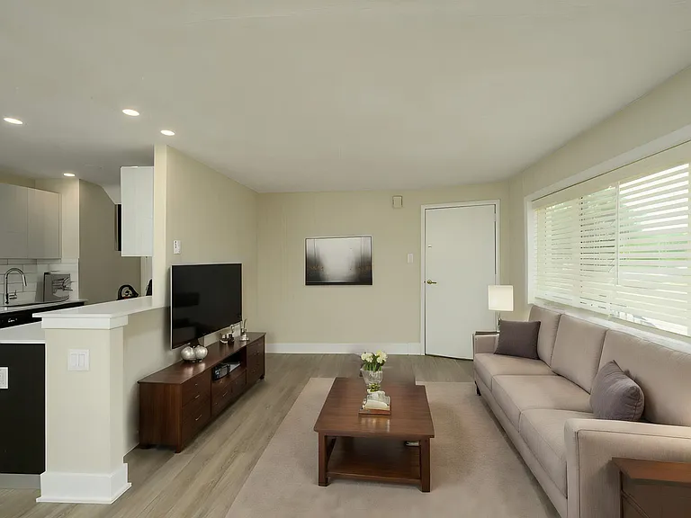 North Lane Apartments — Photo 7