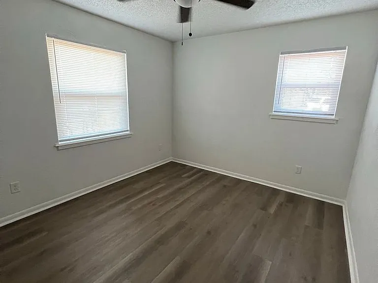 113 Shalimar Dr — Photo 8