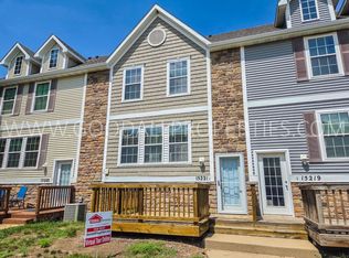 15221 Alpine Dr, Urbandale, IA 50323