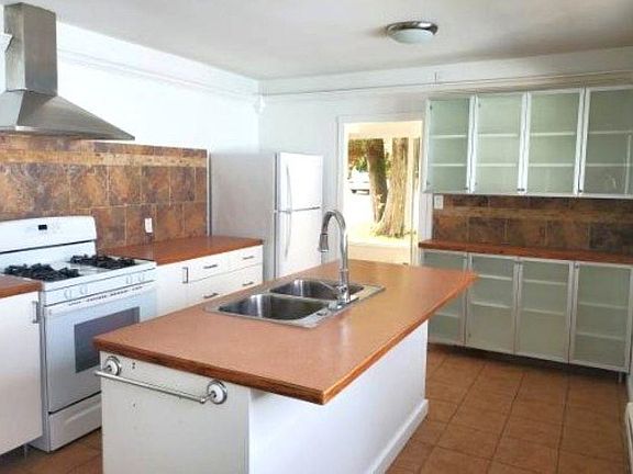 4th image of 11044 Oriole Dr