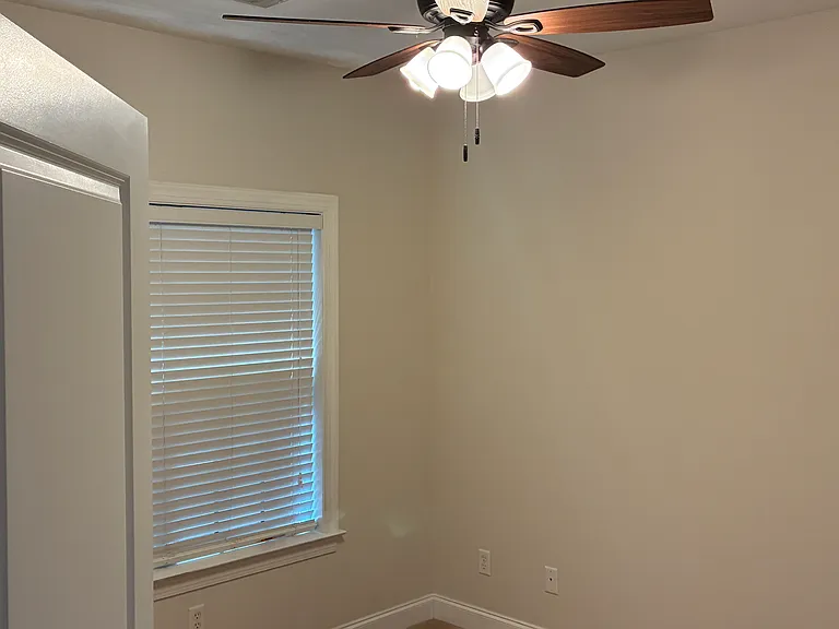 700 Bonnie Oaks Ln — Photo 12