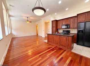 33 Forest Ave APT 1E, Hawthorne, NJ 07506