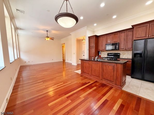 33 Forest Ave APT 1E