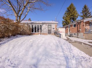 60 Newlands Ave, Toronto, ON M1L 1R9