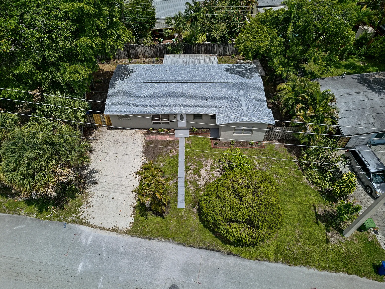 4 bed, 3.0 bath, 1194 sqft, $4,295 — Photo 2