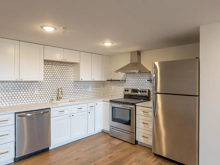 174 S Howard St #17 — Photo 5
