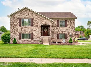 6201 Ree Ct, Louisville, KY 40216