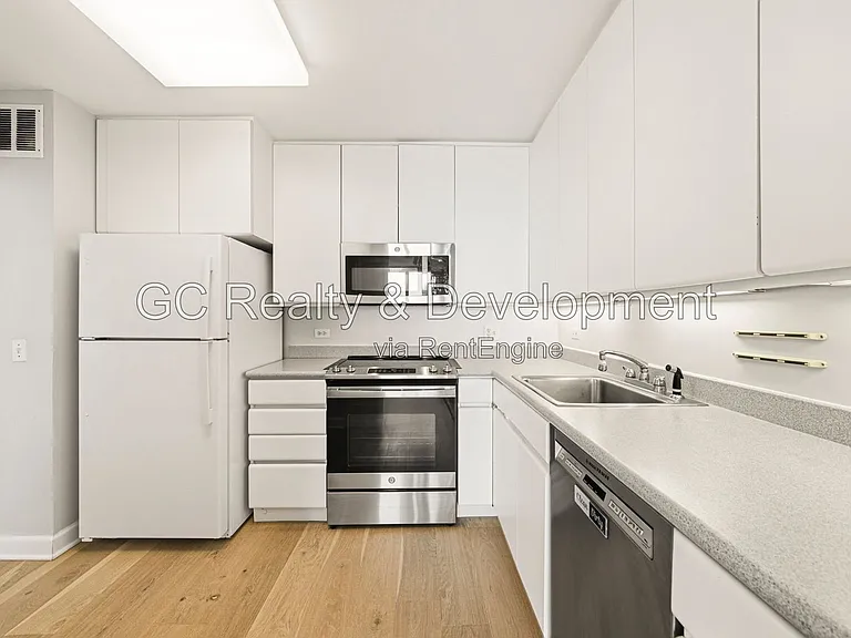 5445 N Sheridan Rd #2810 — Photo 6