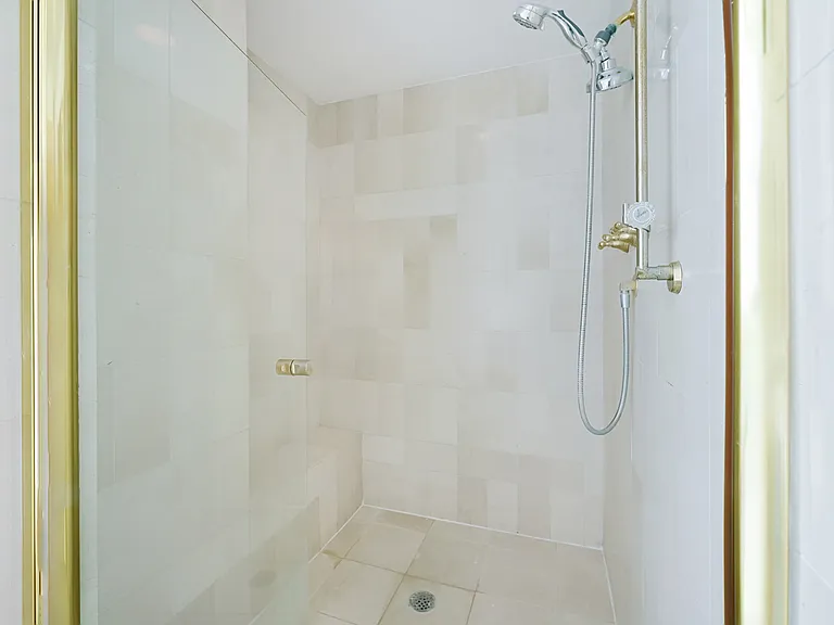 300 S Pointe Dr #405 — Photo 33