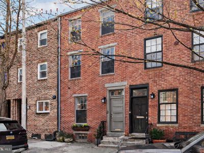 2426 Pine St, Philadelphia, PA, 19103