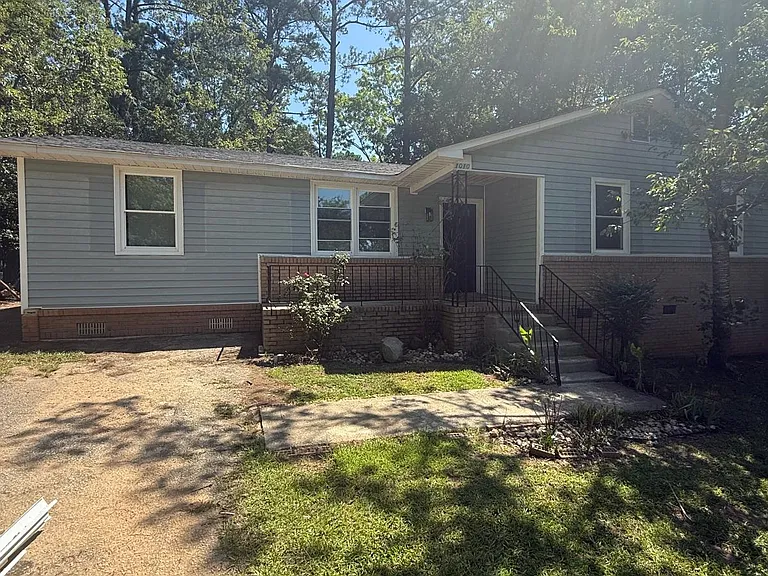 1010 Sandpiper Ln — Photo 1