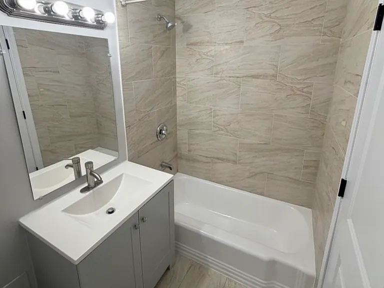 2025 W Granville Ave #B110 — Photo 8