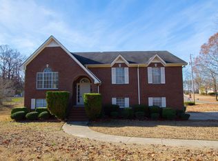 4008 Smithfield Forest Dr, Pleasant Grove, AL 35127