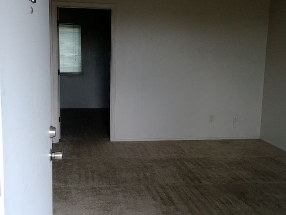 2nd image of 1000 Graham Ave APT 12